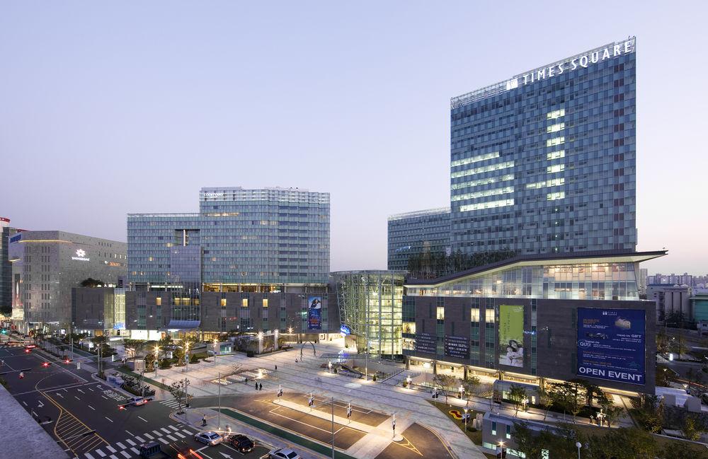 Готель Courtyard By Marriott Seoul Times Square Екстер'єр фото