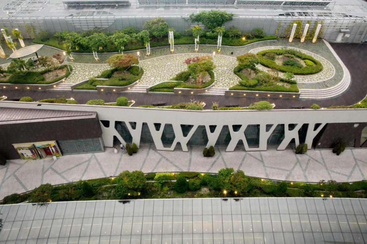 Готель Courtyard By Marriott Seoul Times Square Екстер'єр фото
