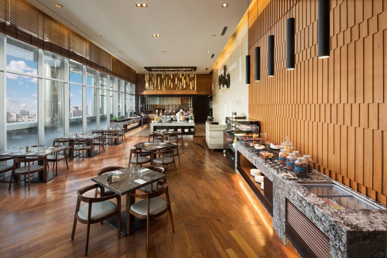 Готель Courtyard By Marriott Seoul Times Square Екстер'єр фото