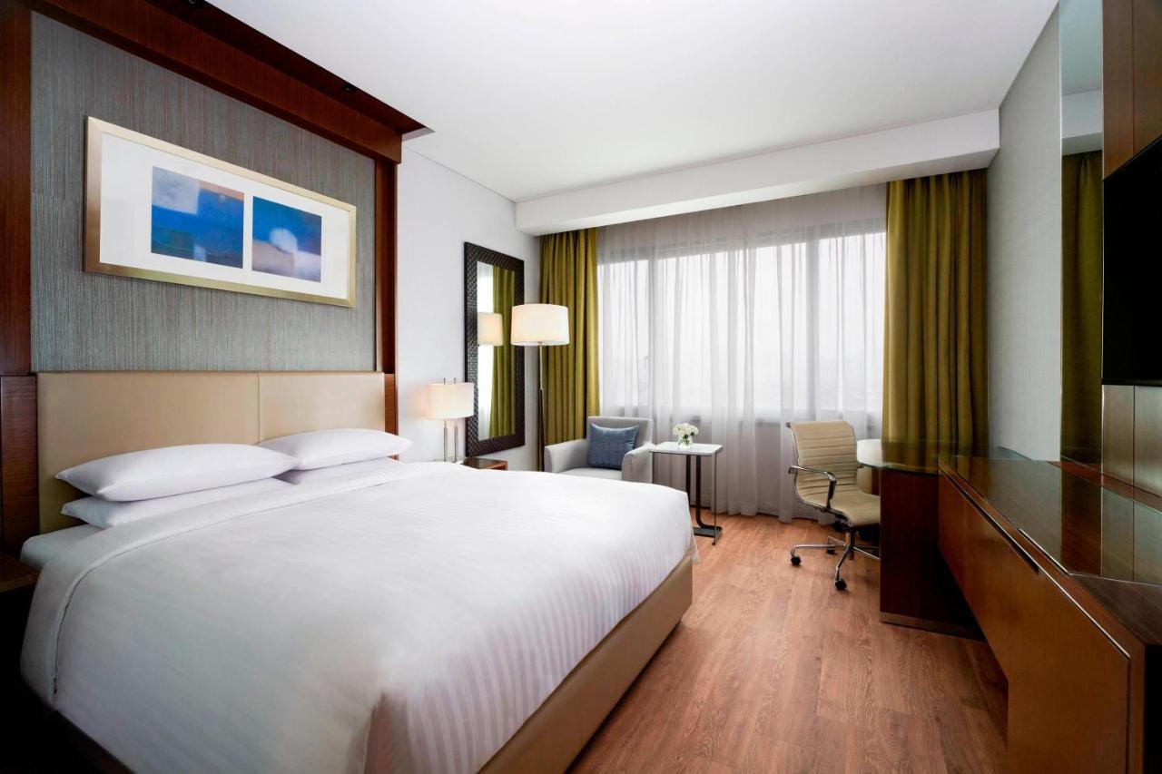 Готель Courtyard By Marriott Seoul Times Square Екстер'єр фото