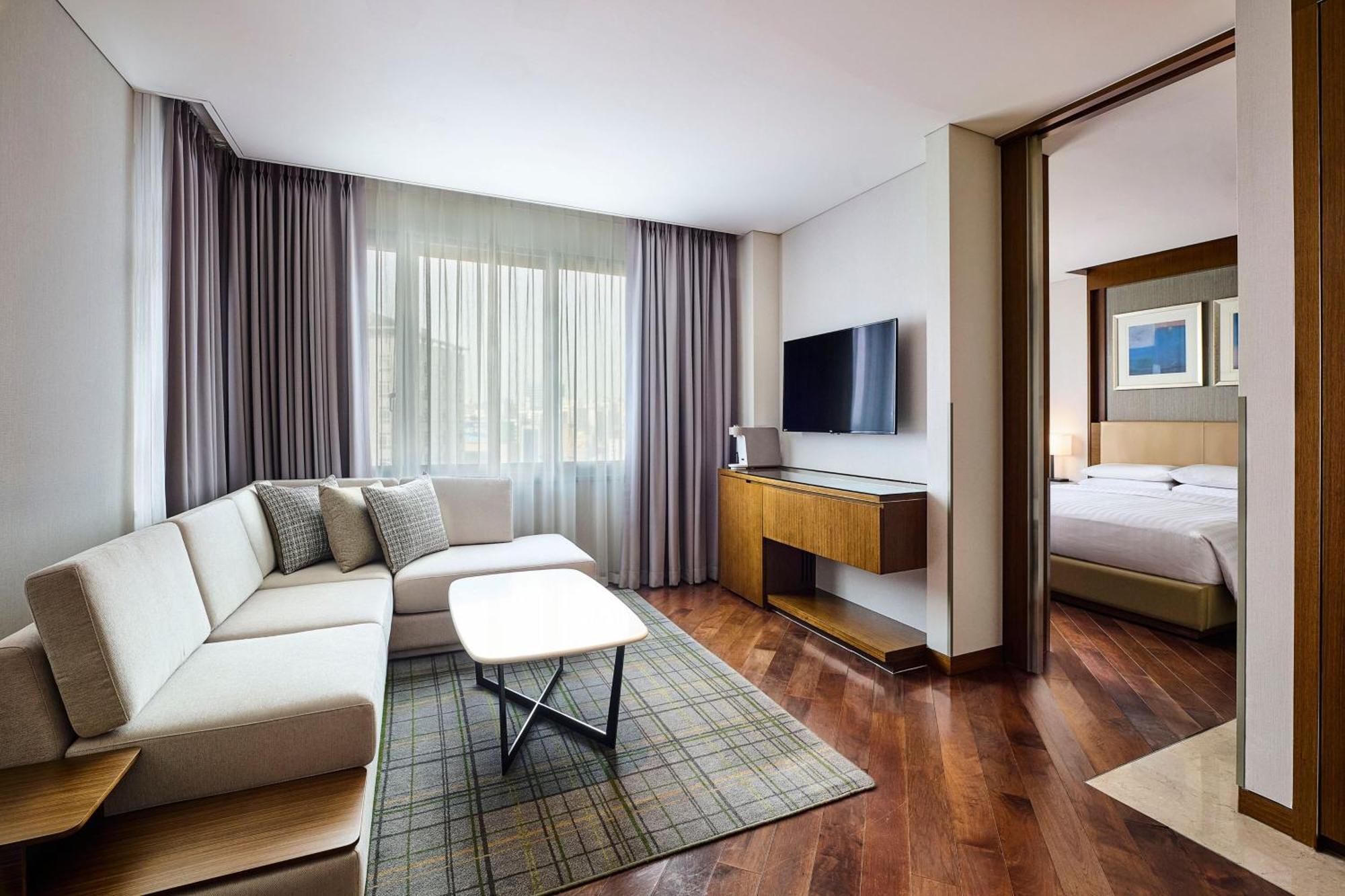 Готель Courtyard By Marriott Seoul Times Square Екстер'єр фото